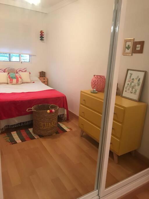Apartamento En La Carihuela Торремолинос Экстерьер фото