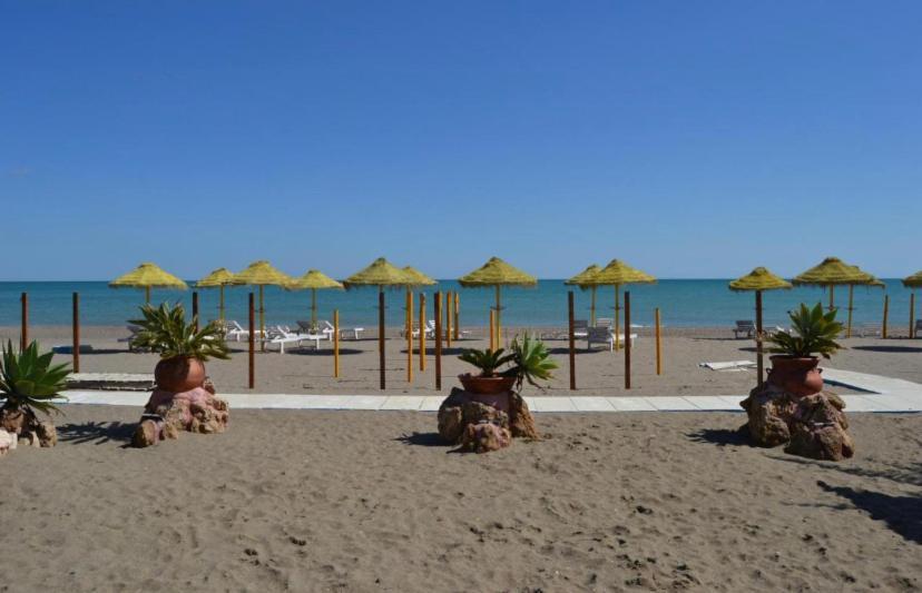 Apartamento En La Carihuela Торремолинос Экстерьер фото